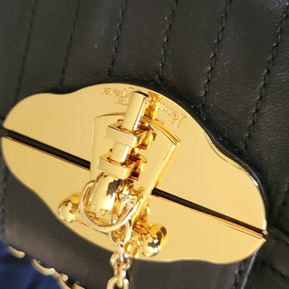 NWT ROUGH ROSES BLACK LEATHER GOLD LOCK WALLET - Picture 3 of 13